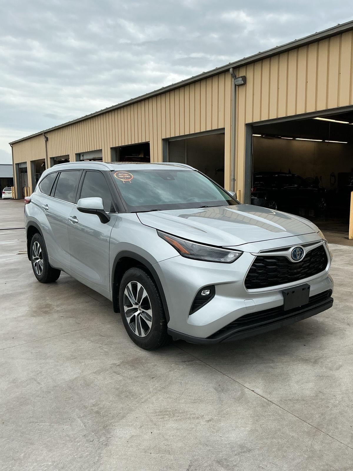 2022 Toyota Highlander Hybrid XLE