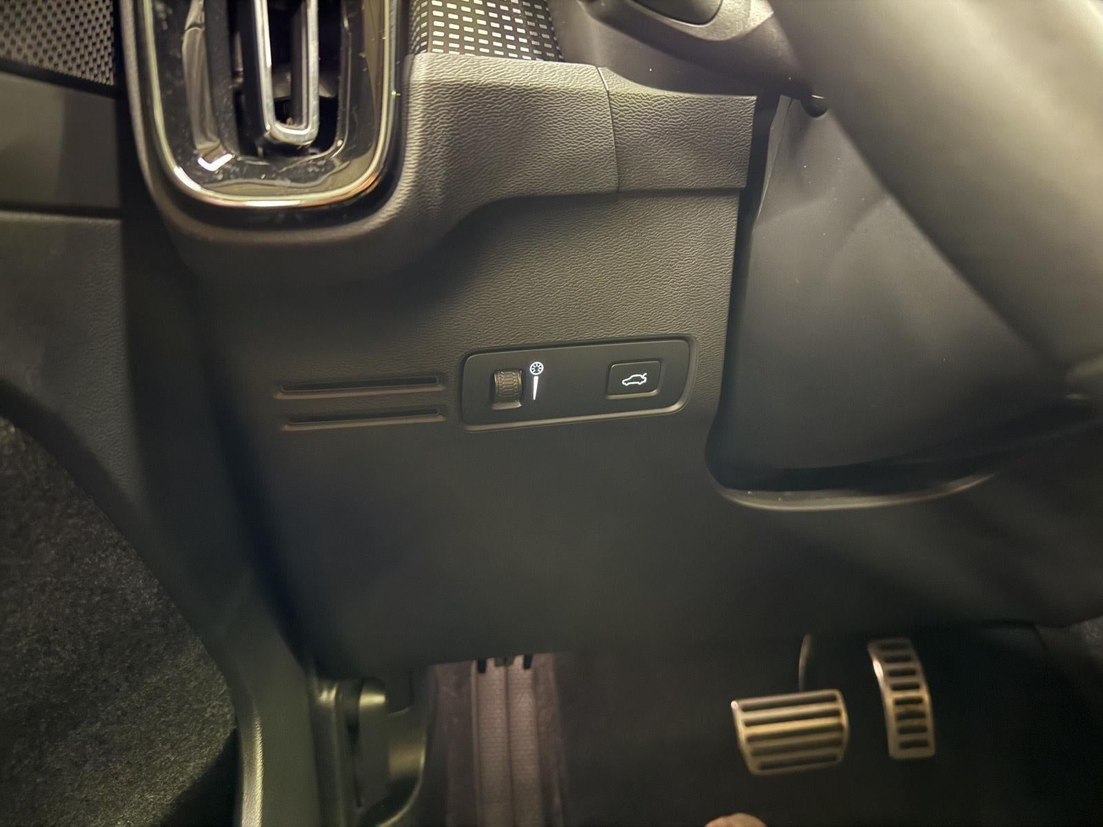 2022 Volvo XC40 RECHARGE Twin Ultimate