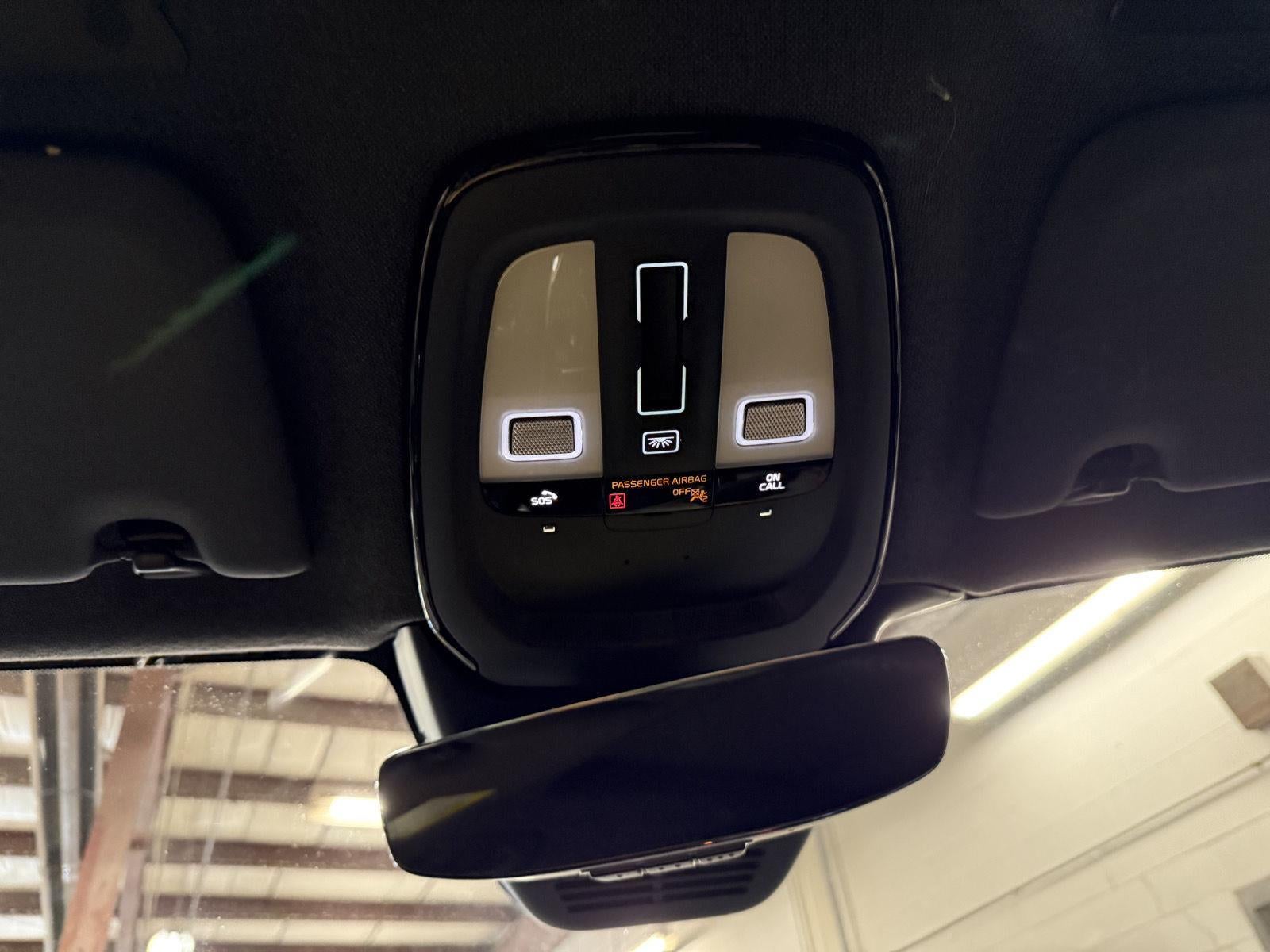 2022 Volvo XC40 RECHARGE Twin Ultimate