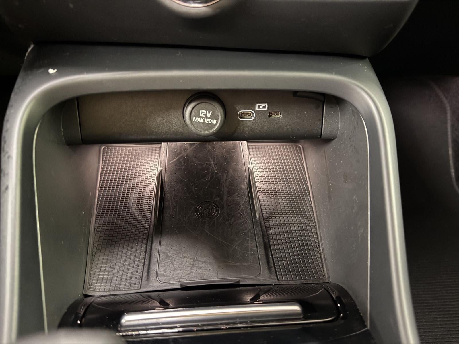 2022 Volvo XC40 RECHARGE Twin Ultimate