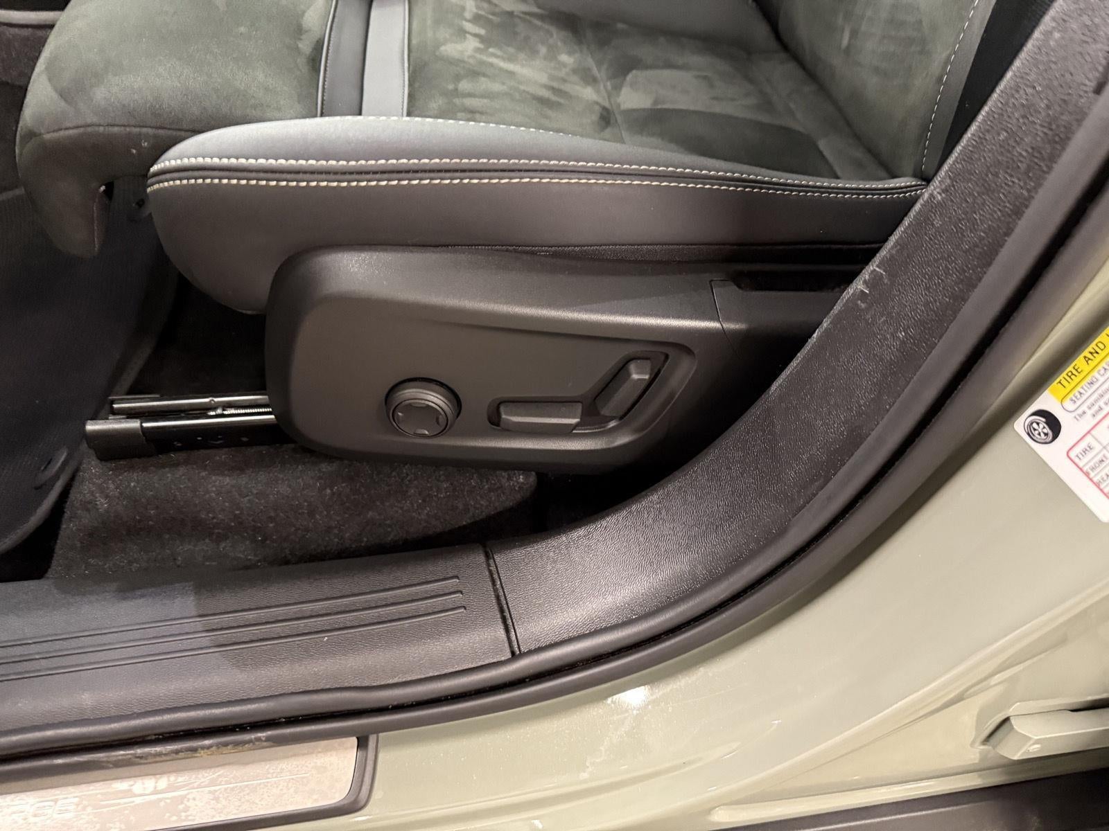 2022 Volvo XC40 RECHARGE Twin Ultimate