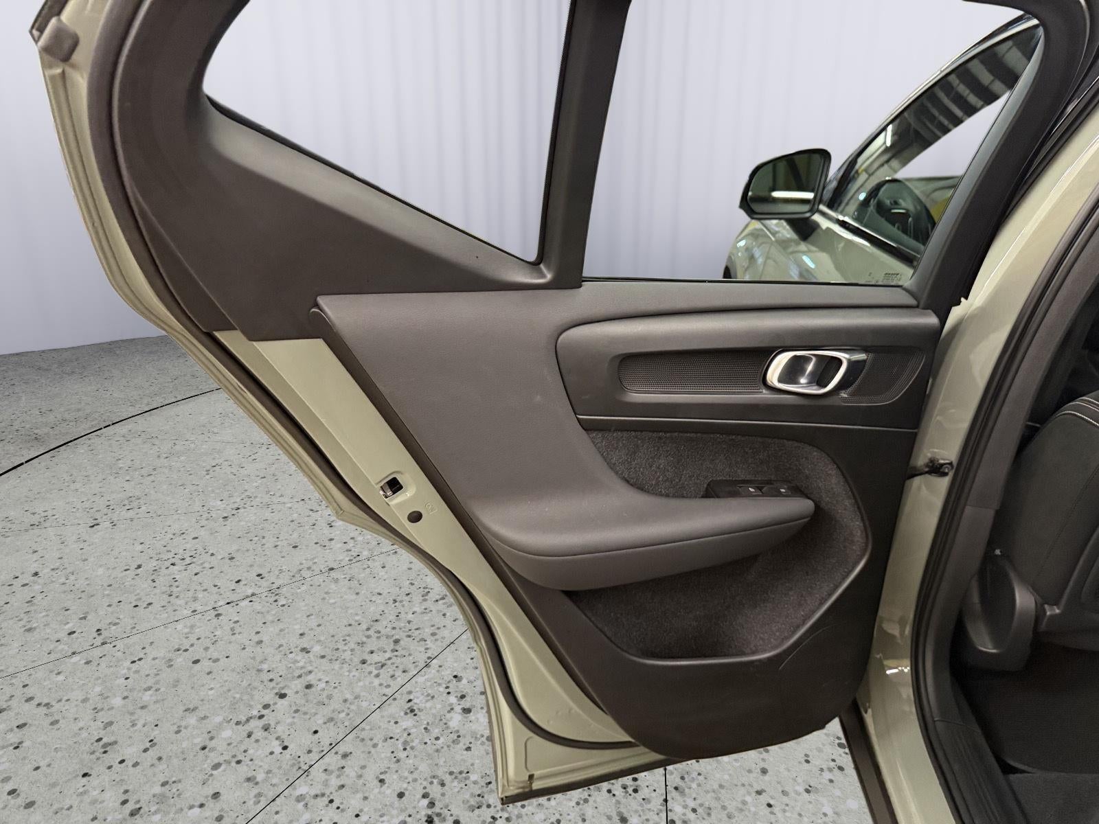 2022 Volvo XC40 RECHARGE Twin Ultimate