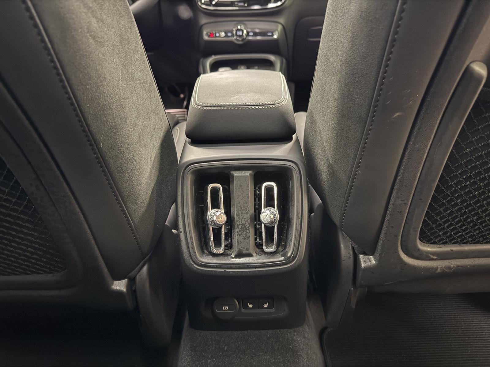 2022 Volvo XC40 RECHARGE Twin Ultimate