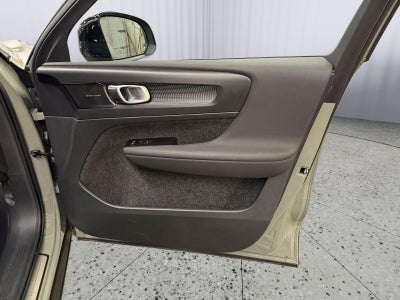 2022 Volvo XC40 RECHARGE Twin Ultimate