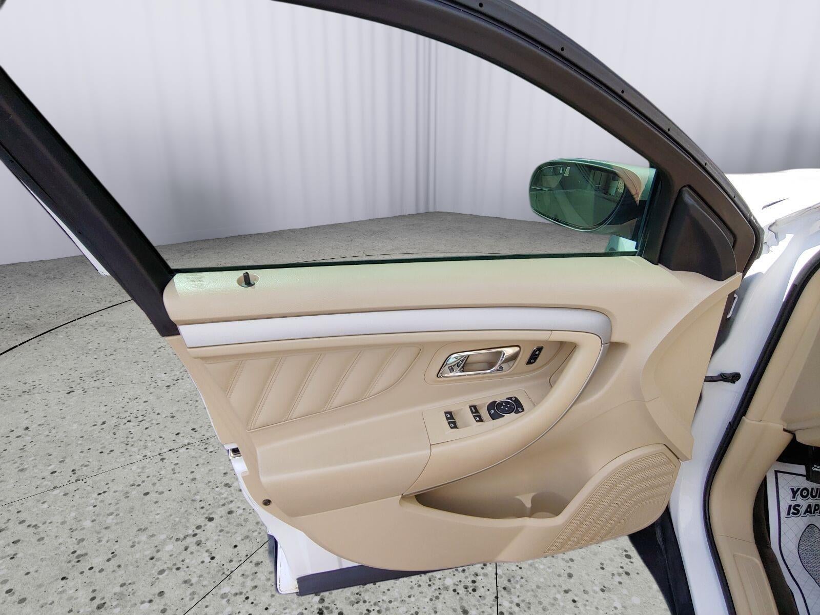 2018 Ford Taurus SEL