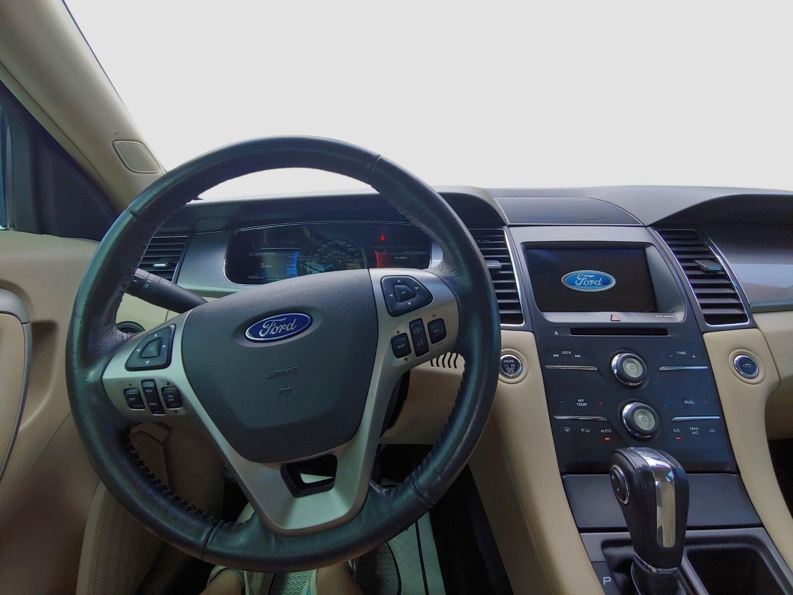 2018 Ford Taurus SEL