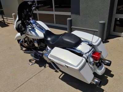 2008 HARLEY-DAVIDSON STREET GLIDE Base
