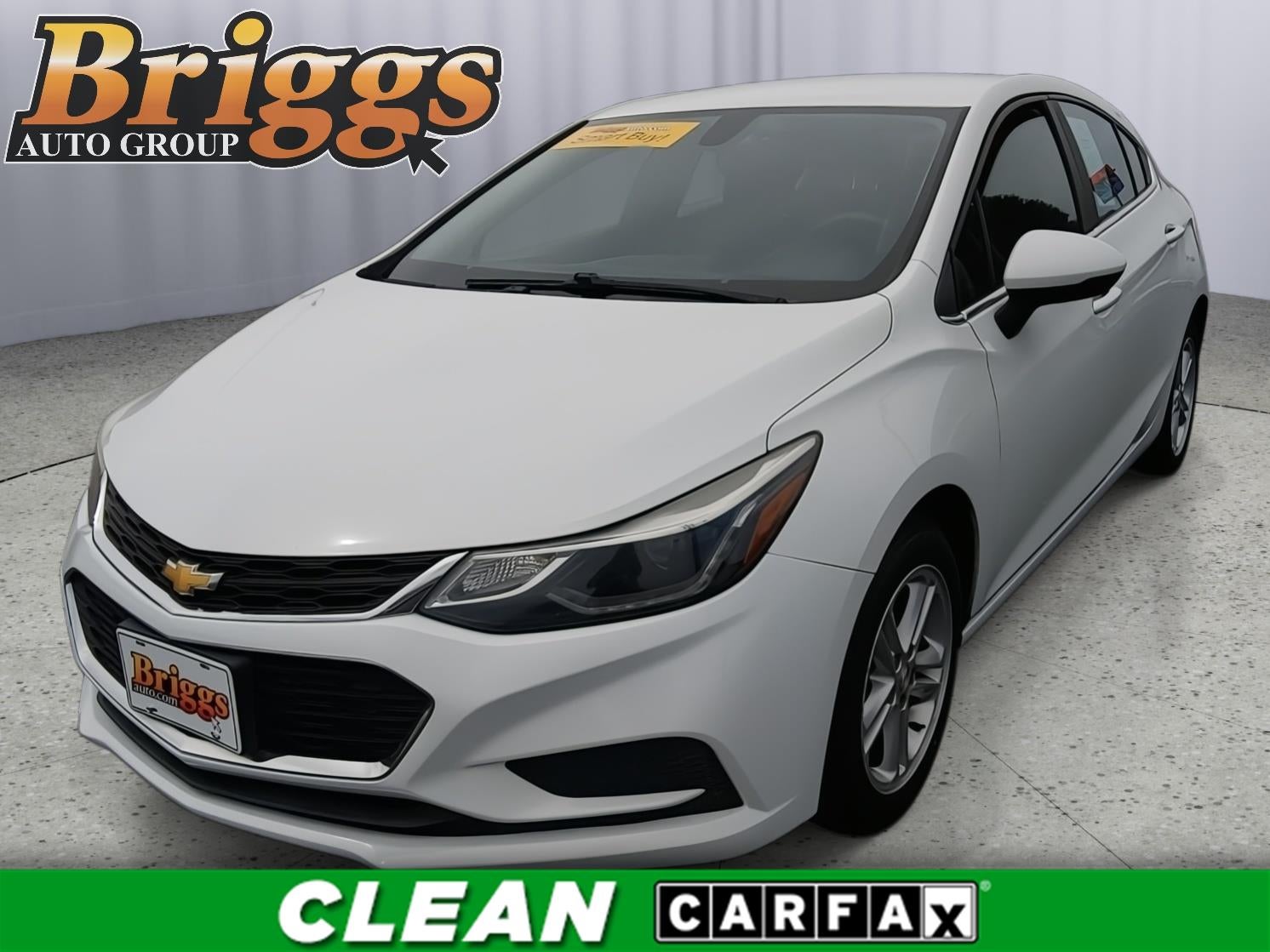 2017 Chevrolet Cruze LT Hatchback Auto's photo