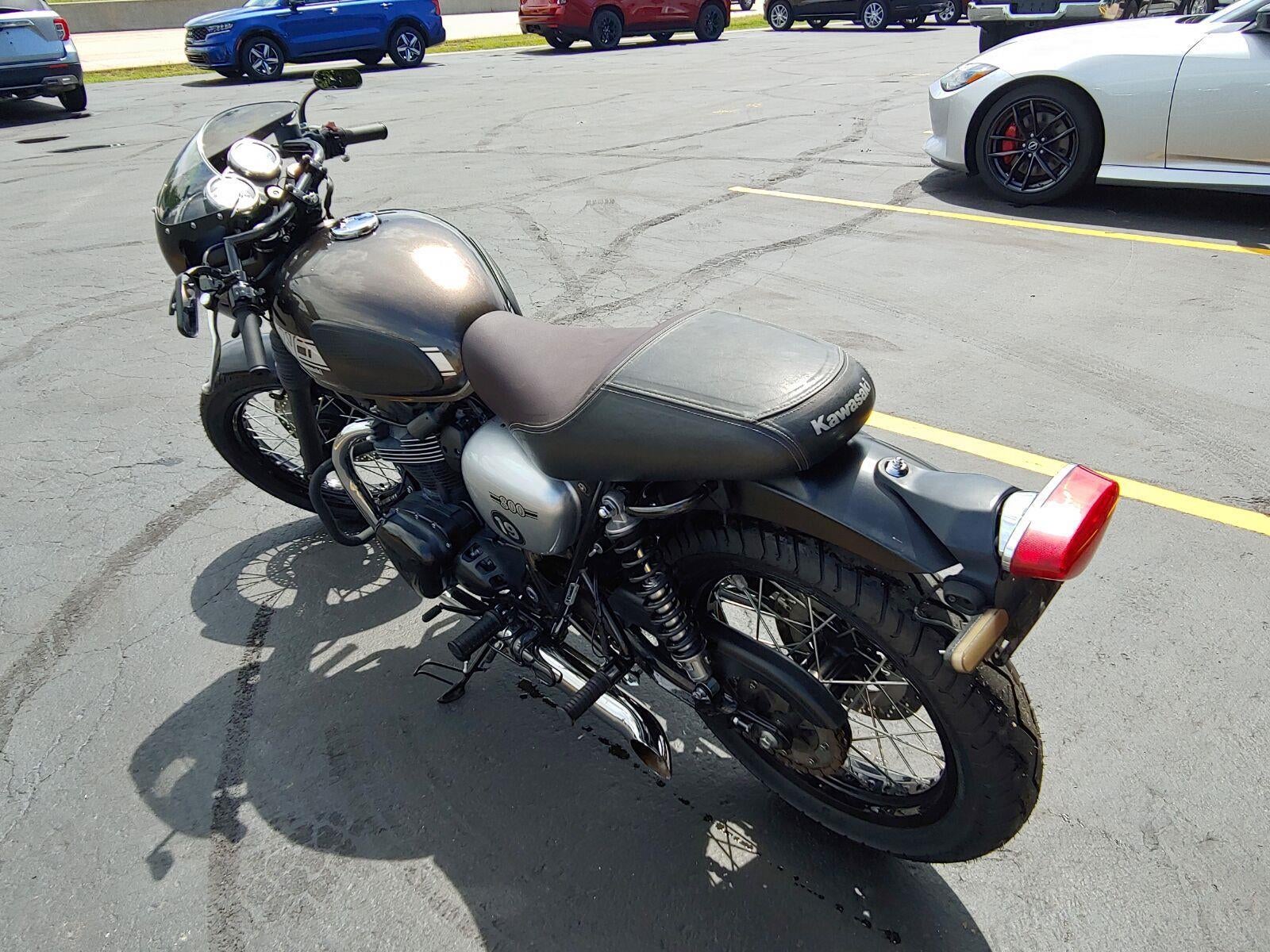 2019 KAWASAKI W800 Base