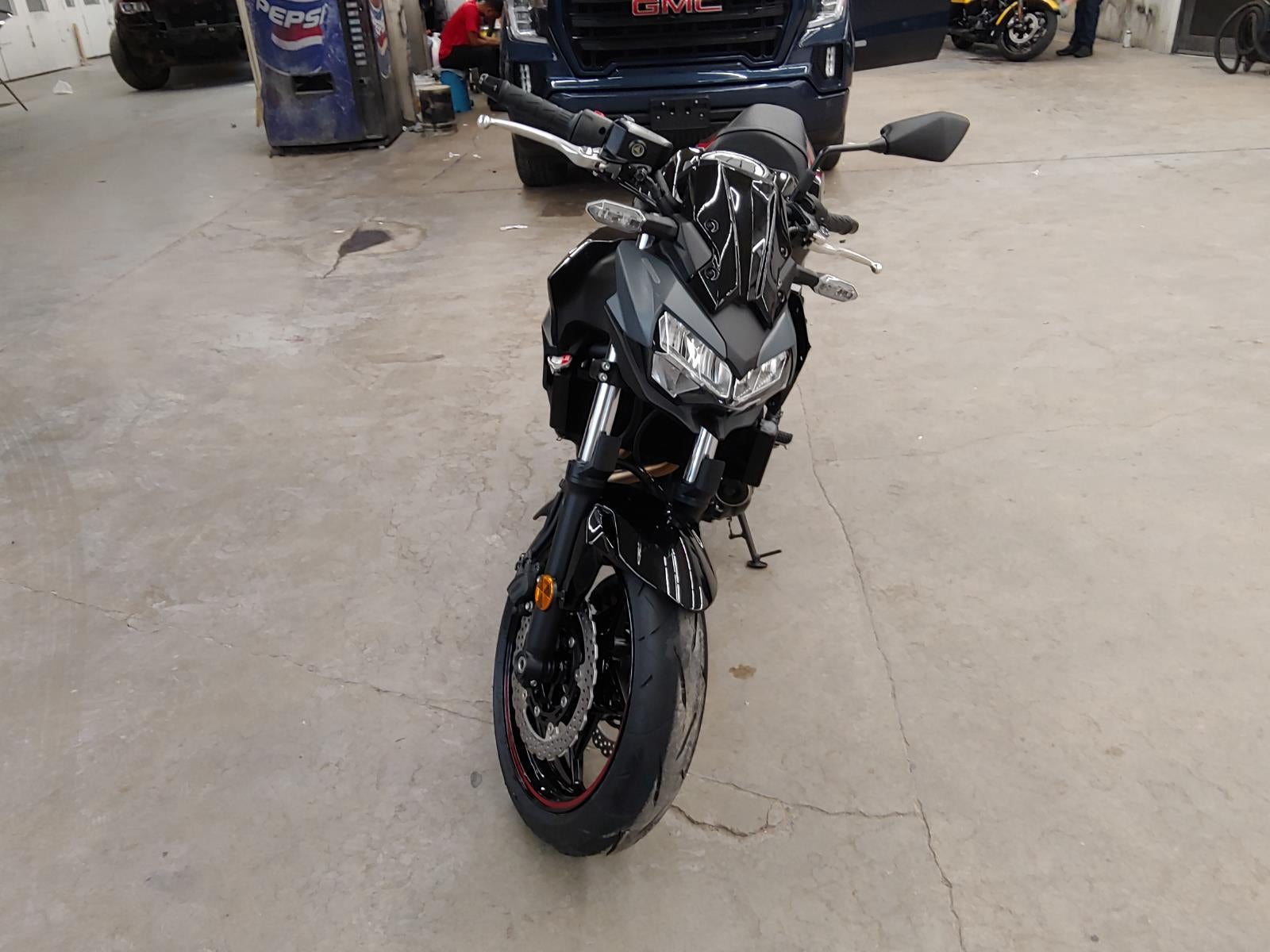 2025 KAWASAKI Z650 Base