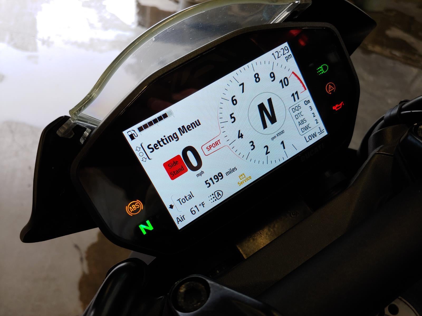 2022 DUCATI MONSTER Base