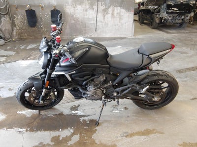 2022 DUCATI MONSTER Base