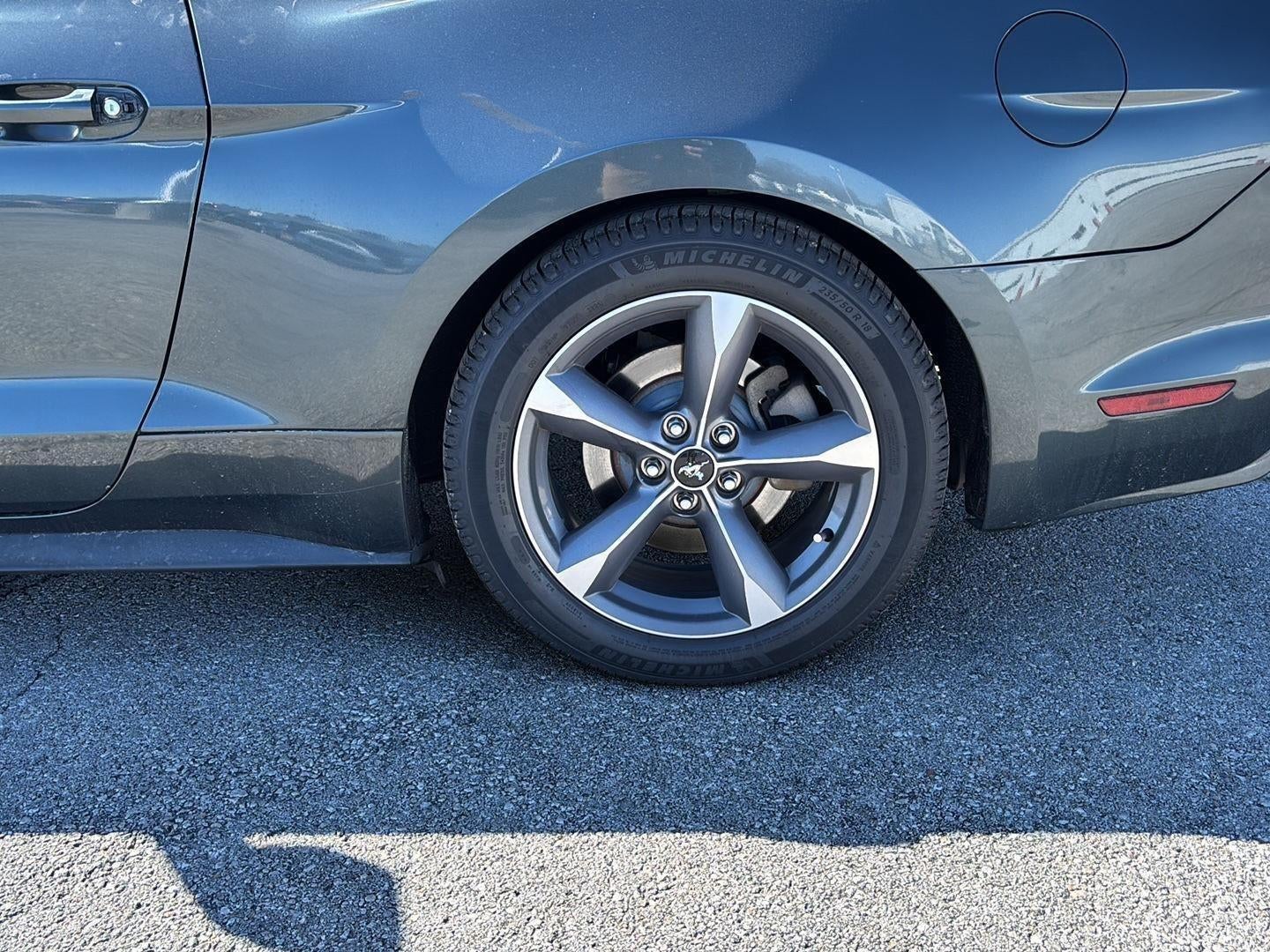 2015 Ford MUSTANG Base