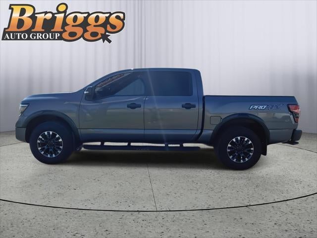 2024 Nissan TITAN Base