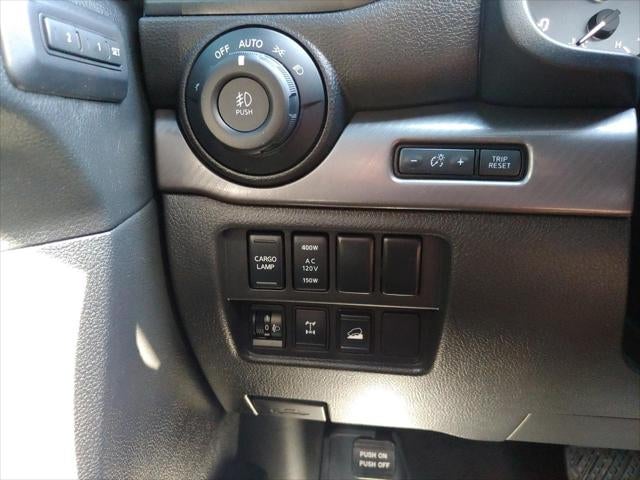 2024 Nissan TITAN Base