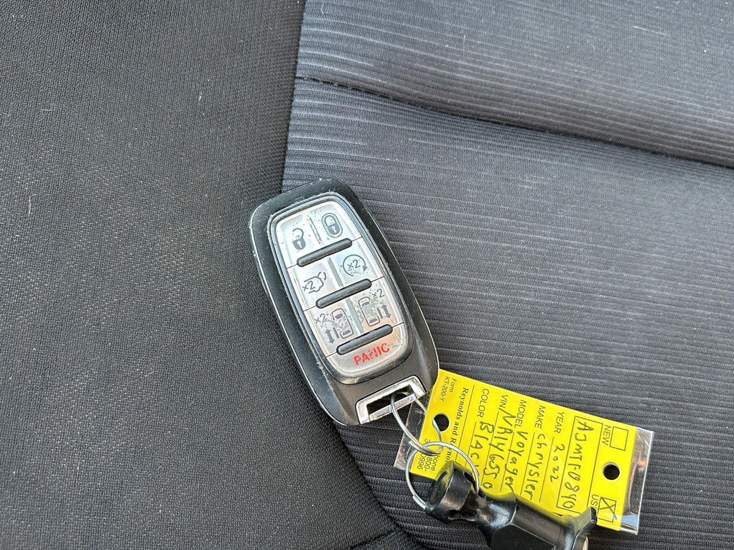 2022 Chrysler Voyager LX