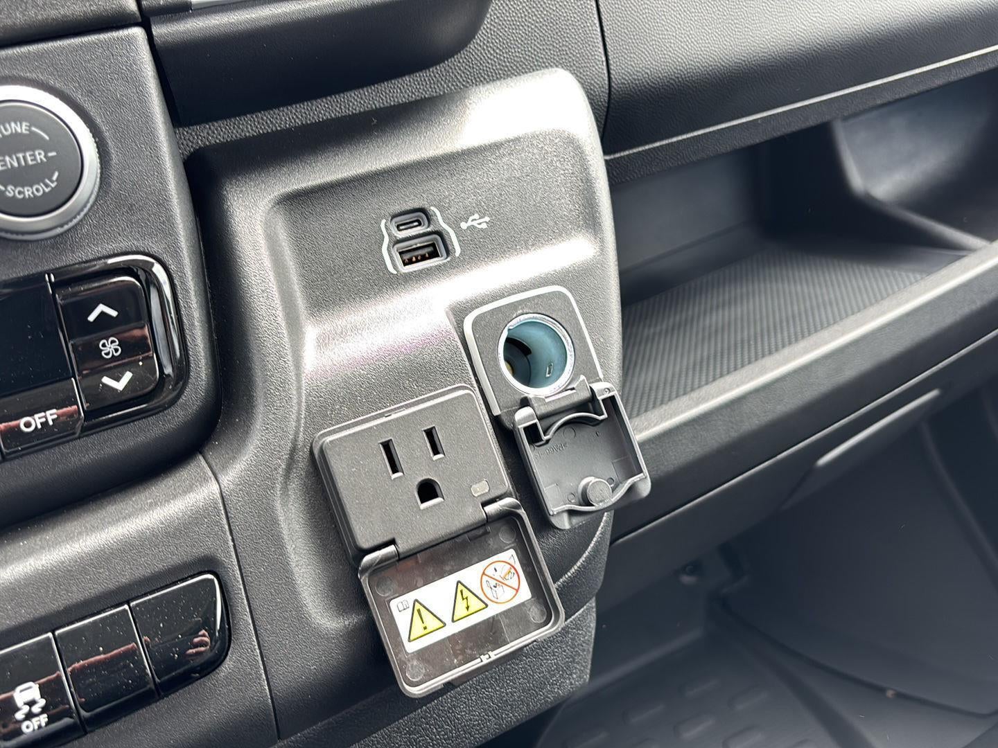 2025 RAM ProMaster Cargo Van SLT