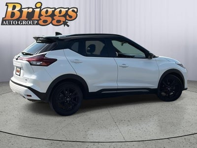 2022 Nissan Kicks SR