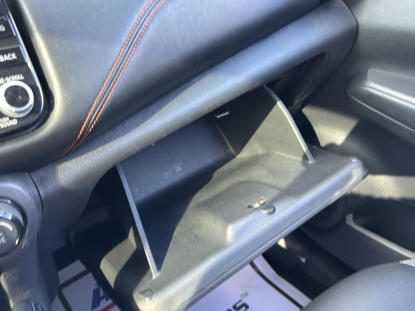 2022 Nissan Kicks SR