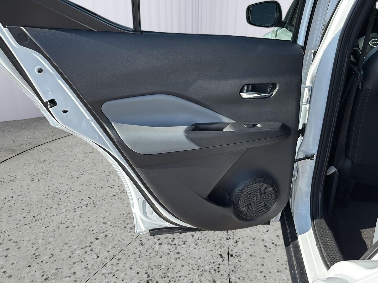 2022 Nissan Kicks SR