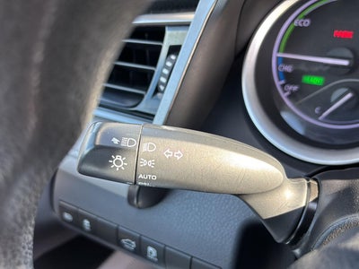 2022 Toyota CAMRY HYBRID LE