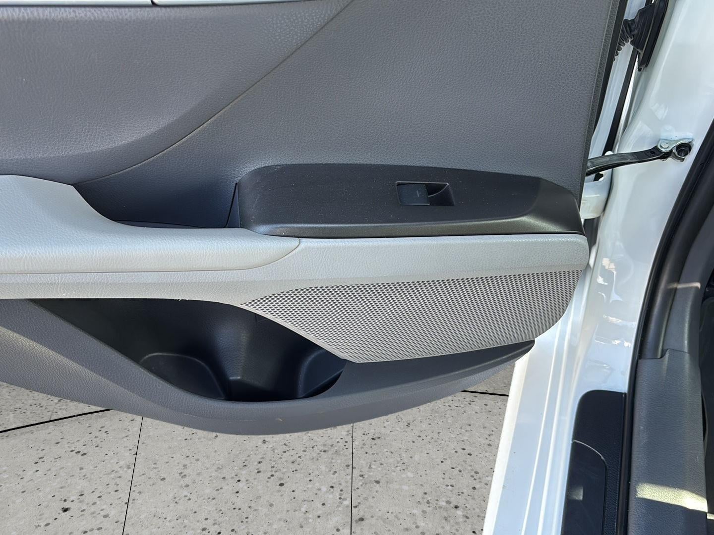 2022 Toyota CAMRY HYBRID LE