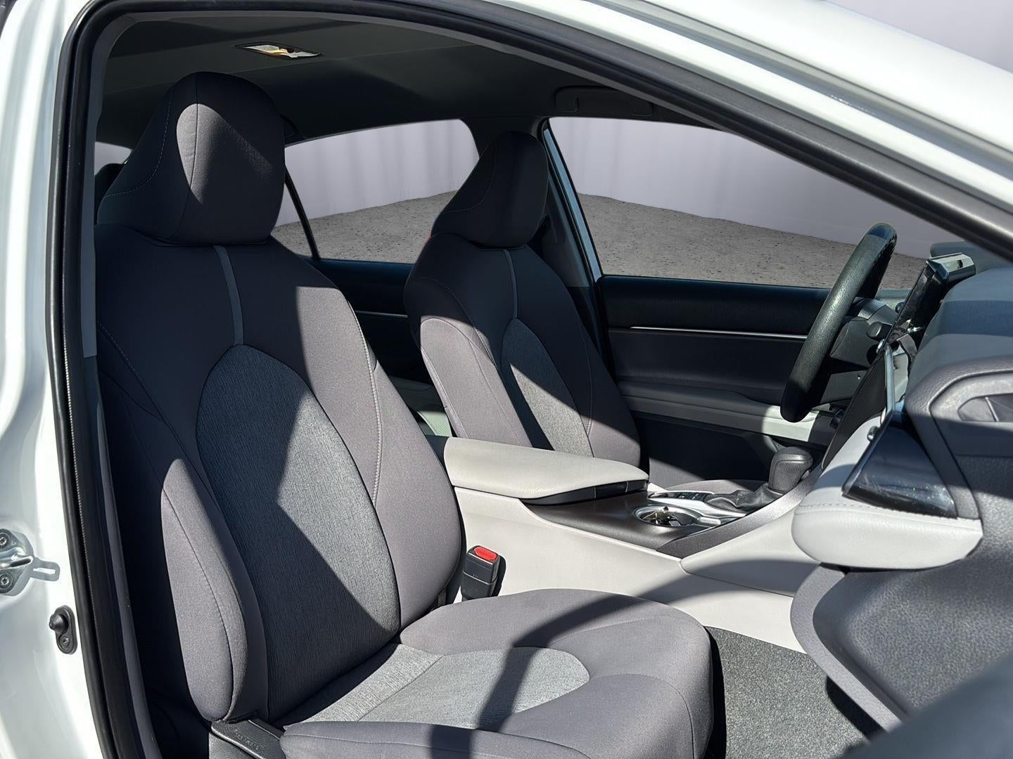 2022 Toyota CAMRY HYBRID LE