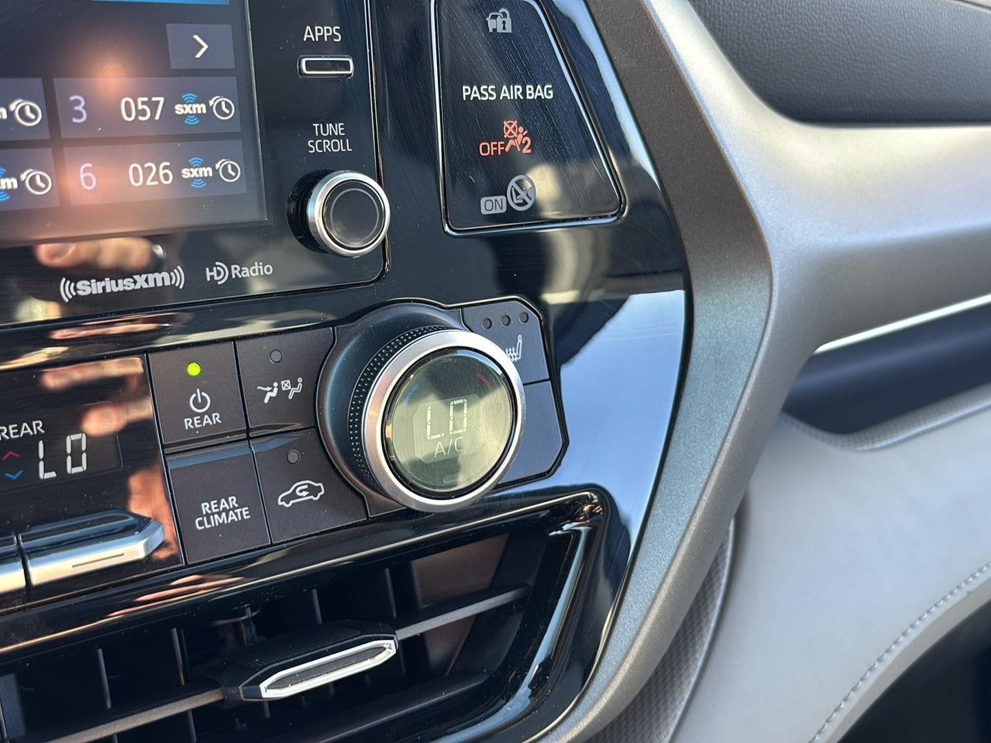 2020 Toyota Highlander Hybrid XLE