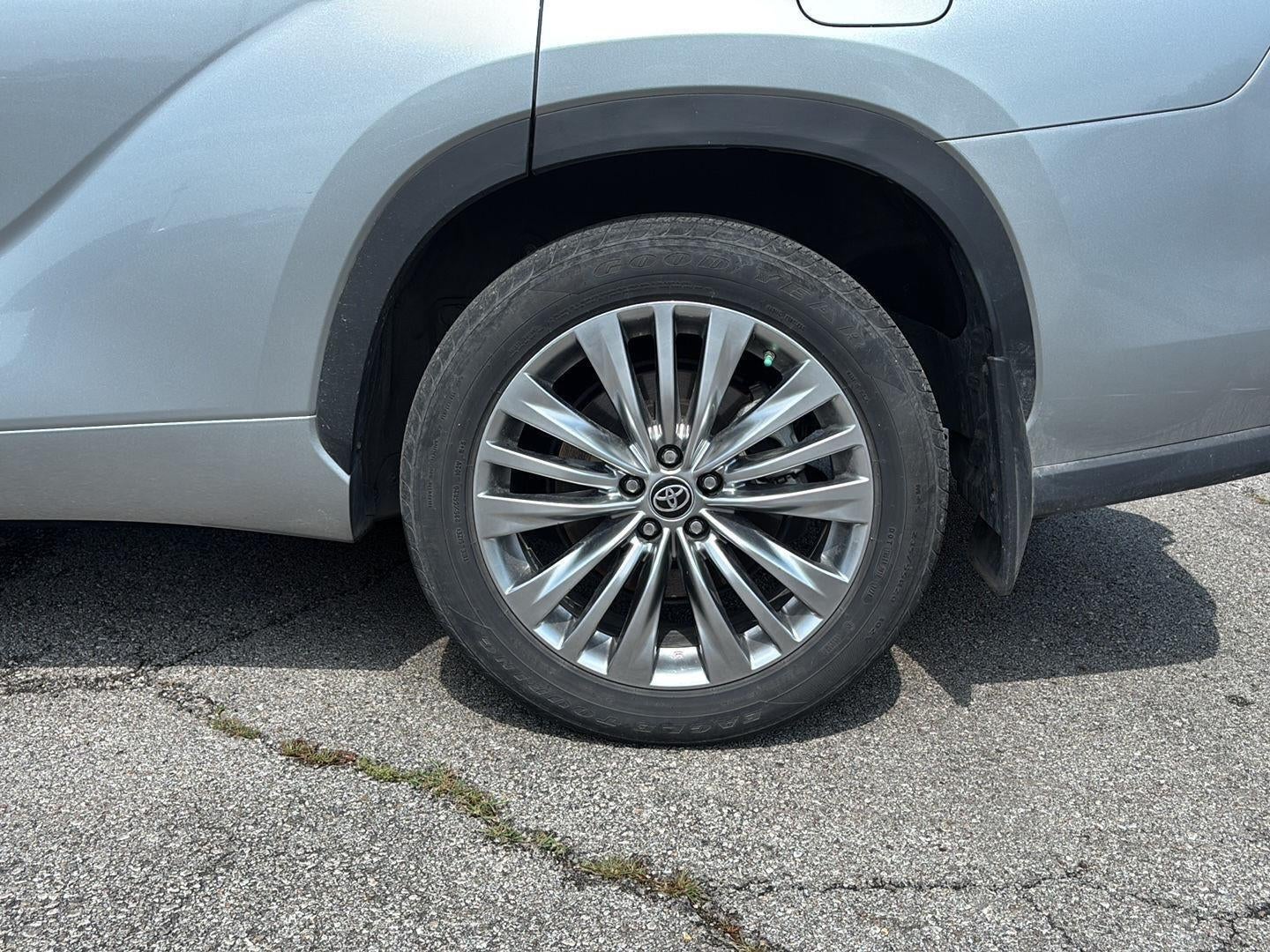 2024 Toyota Highlander Platinum