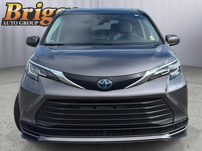 2021 Toyota Sienna LE
