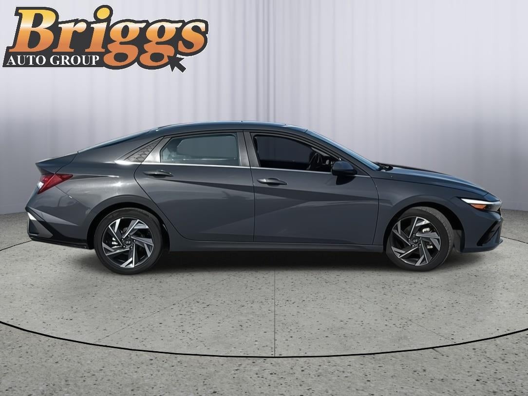 2025 Hyundai ELANTRA SEL