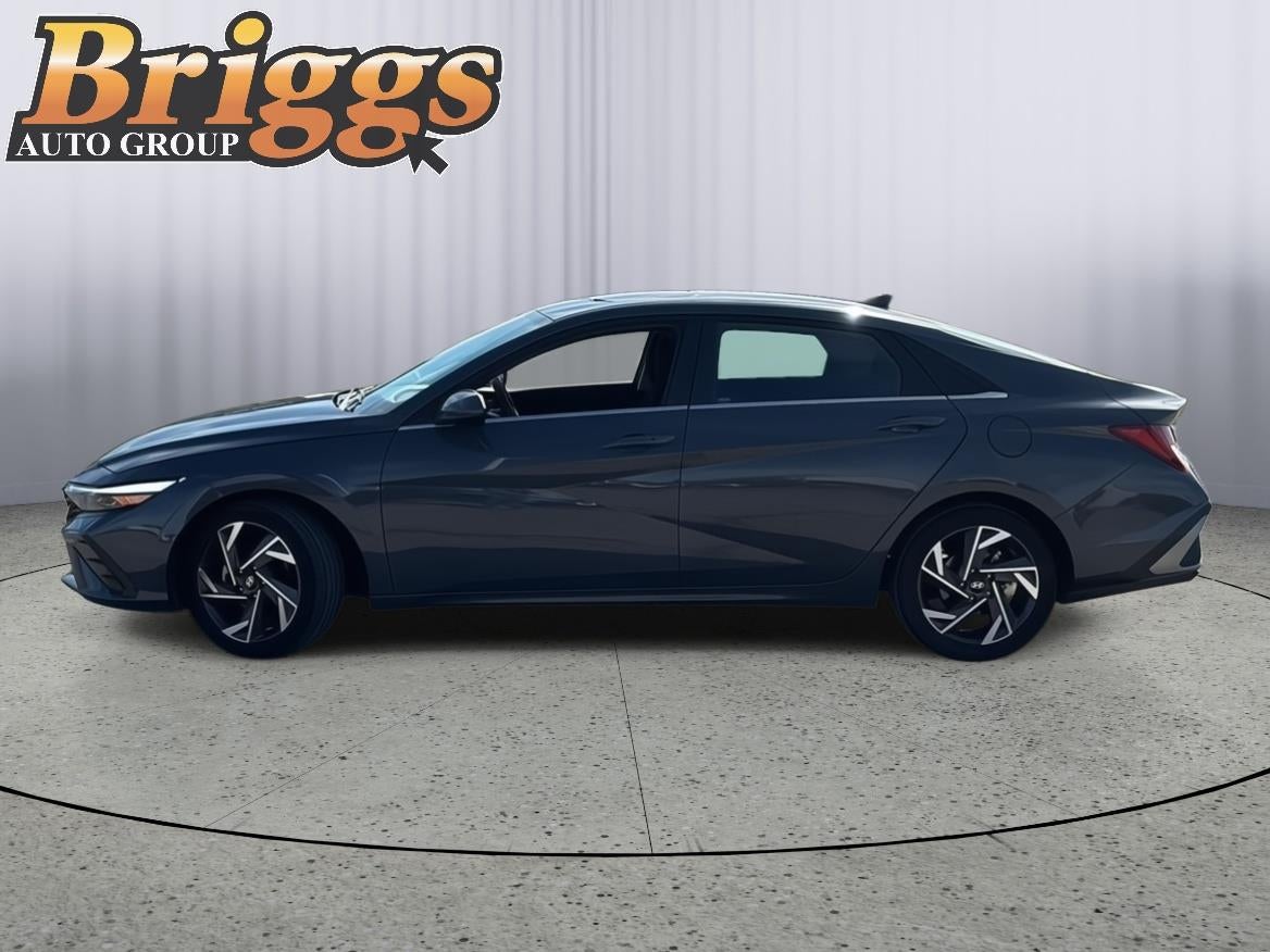 2025 Hyundai ELANTRA SEL